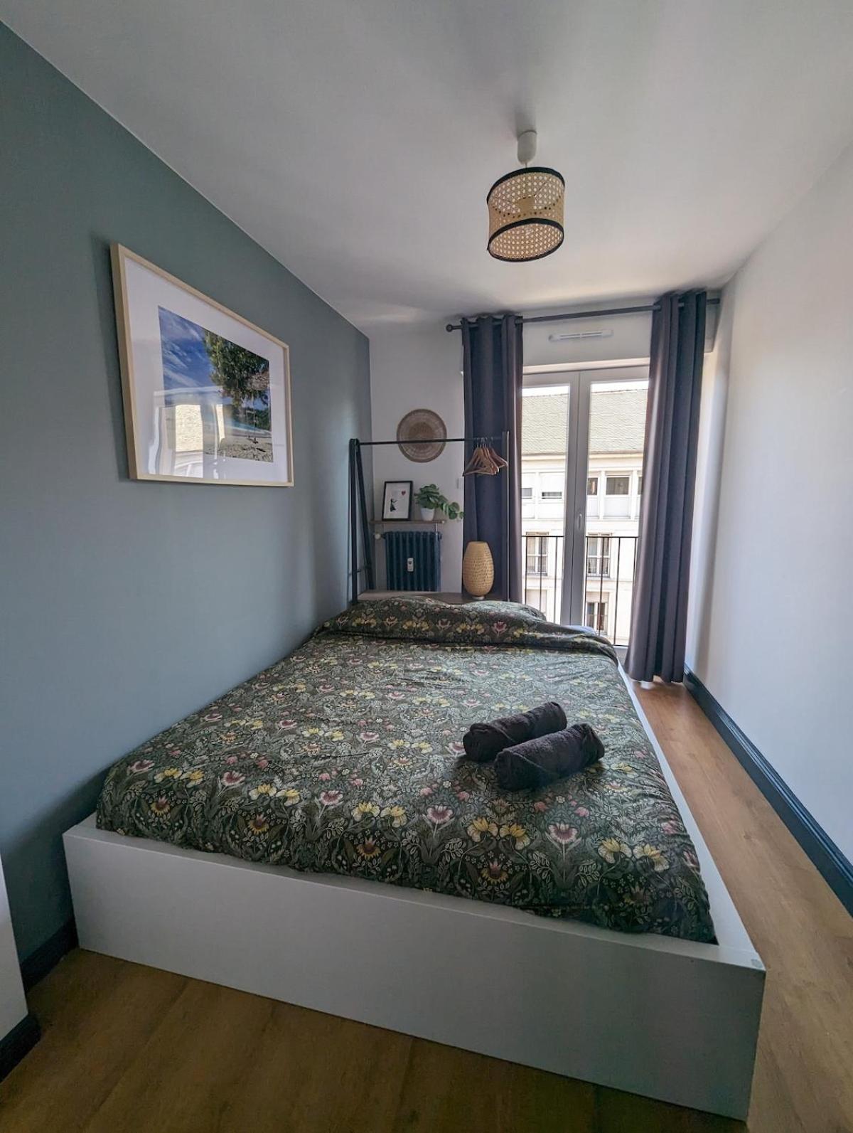 Beautiful 3-room With Cathedral View